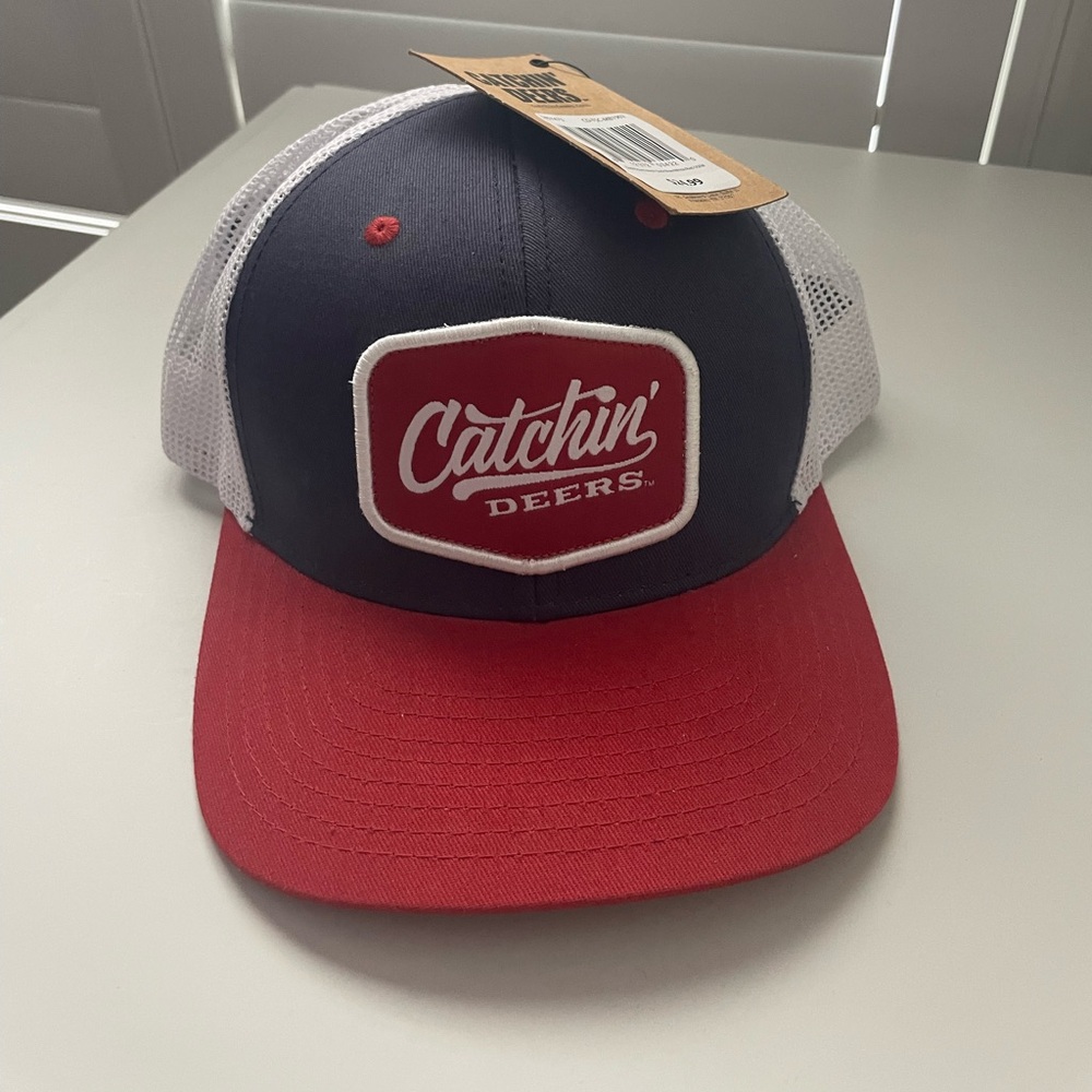 Catchin’ Deers MWT Trucker Hat